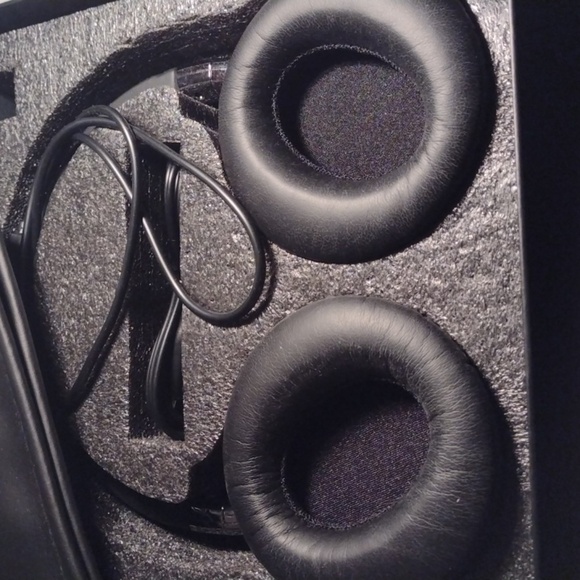 Cowin E7 Wireless Headphones - Black NWT - Picture 2 of 5